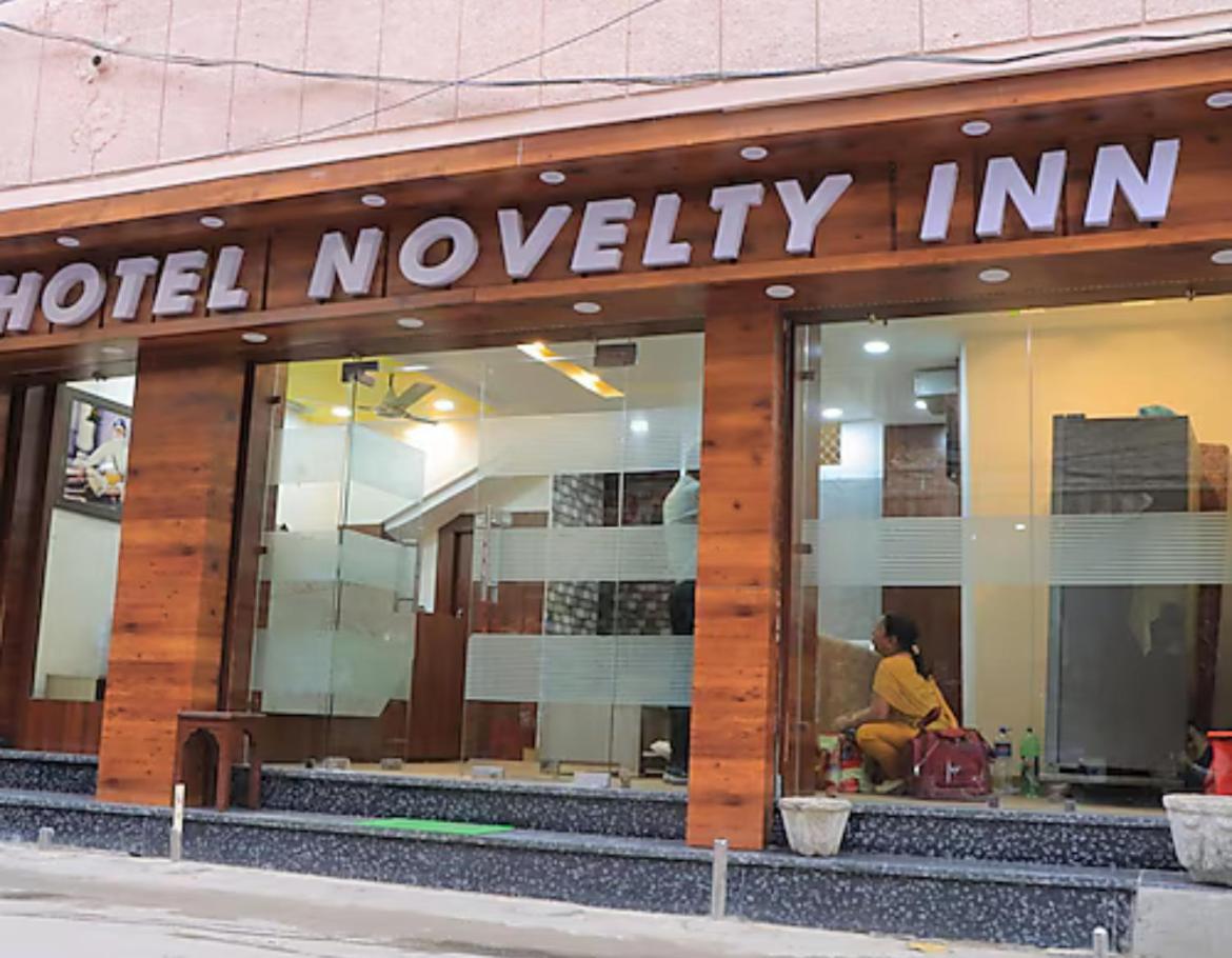 Hotel Novelty Inn Amritsar Buitenkant foto